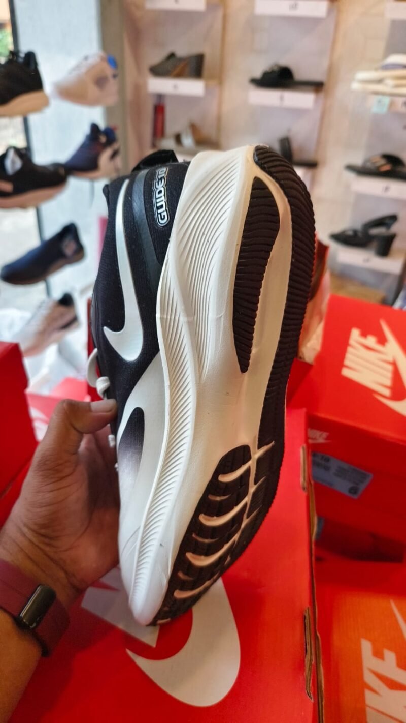 Alternative view of Men's Sports Shoe - Flow Advance - Fashions Shoe - Ideal for Gym & Running White