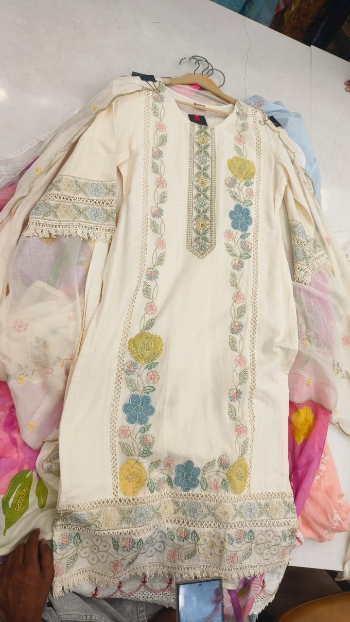 Alternative view of Women White Primnted Churidar Set