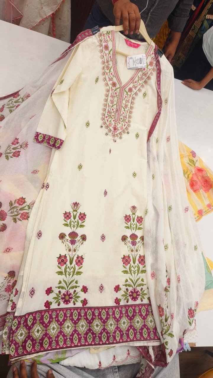 Alternative view of Women Dress New Desgine