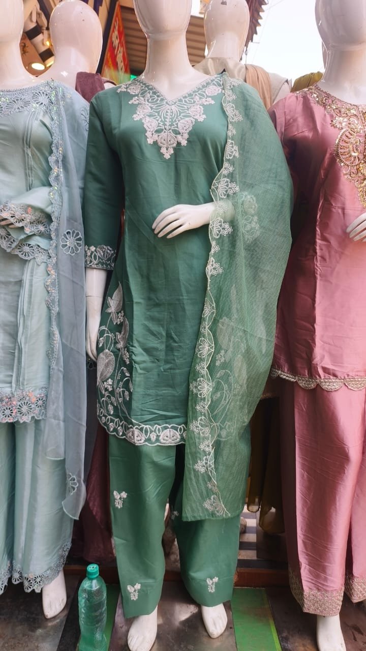 Alternative view of Women Dress Mahindi Light color orna set