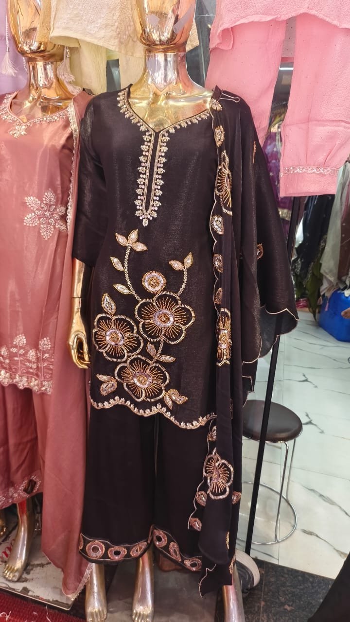 Alternative view of Women slik work desgine dress