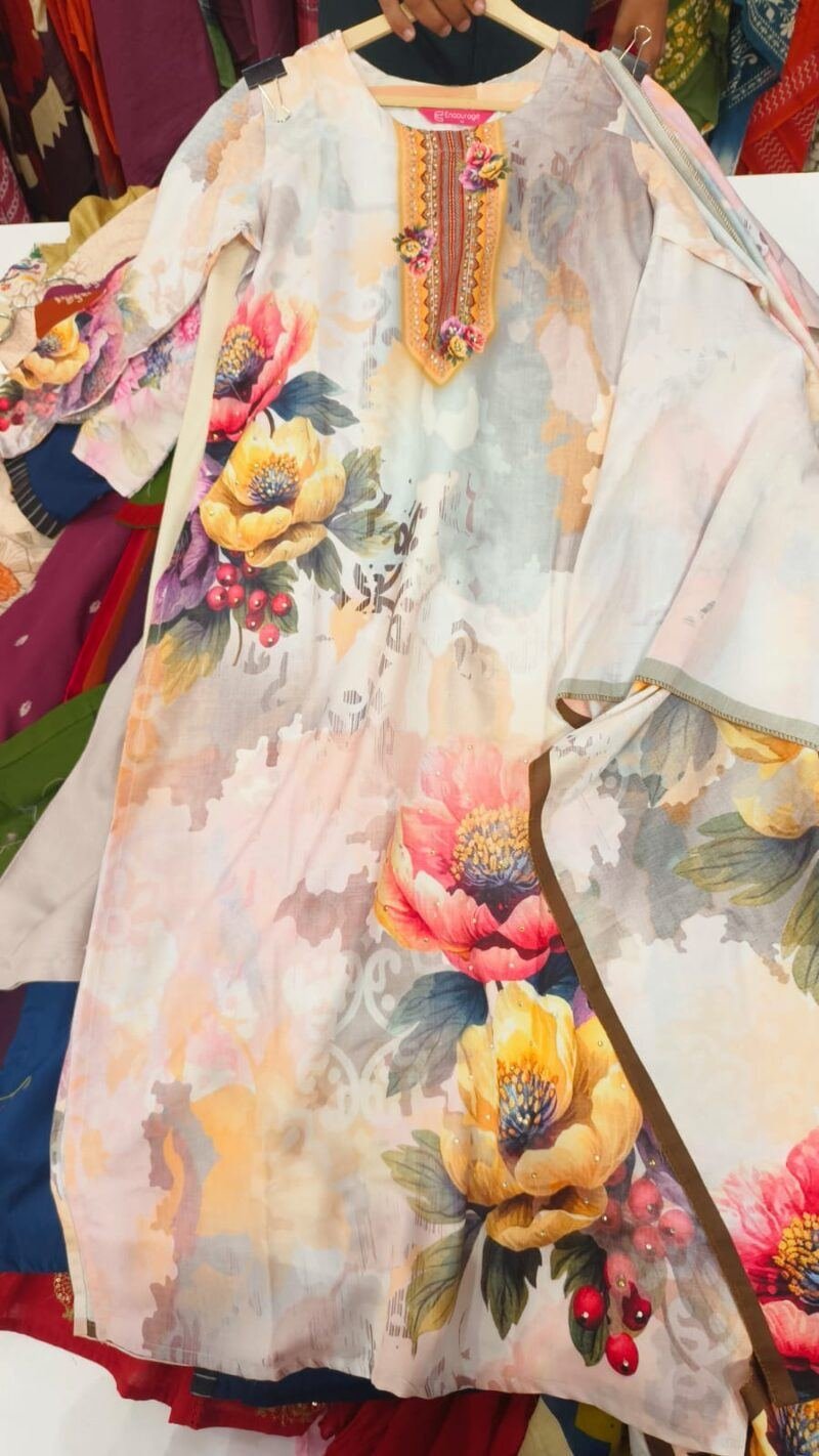 Alternative view of Women New Fashion Dress